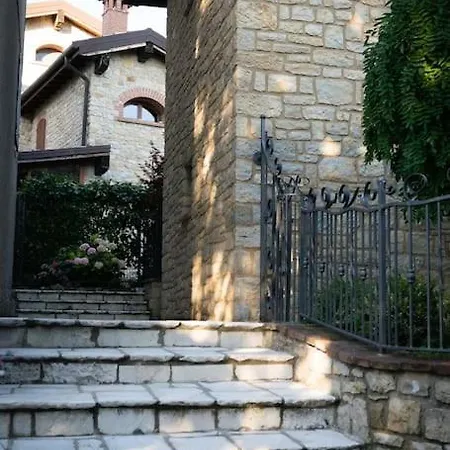 La Casina-maisonette Semesterbostad *